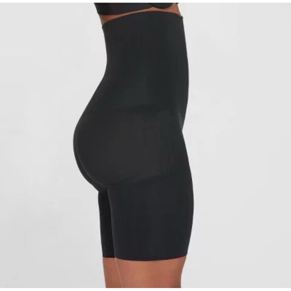 ASSETS by SPANX 10126R Remarkable Results High-Waist Mid-thigh Shaper Small‎ NEW